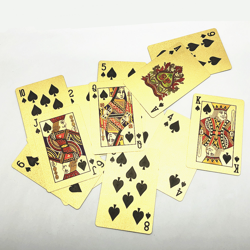 Jeu de cartes en or
